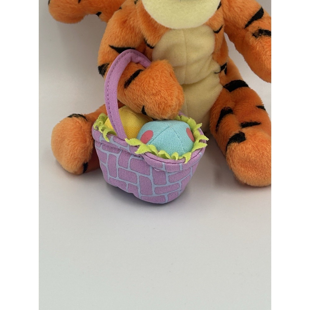 2002 Fisher-Price Disney Winnie the Pooh Tigger Easter Plush with Basket - Picture 3 of 10